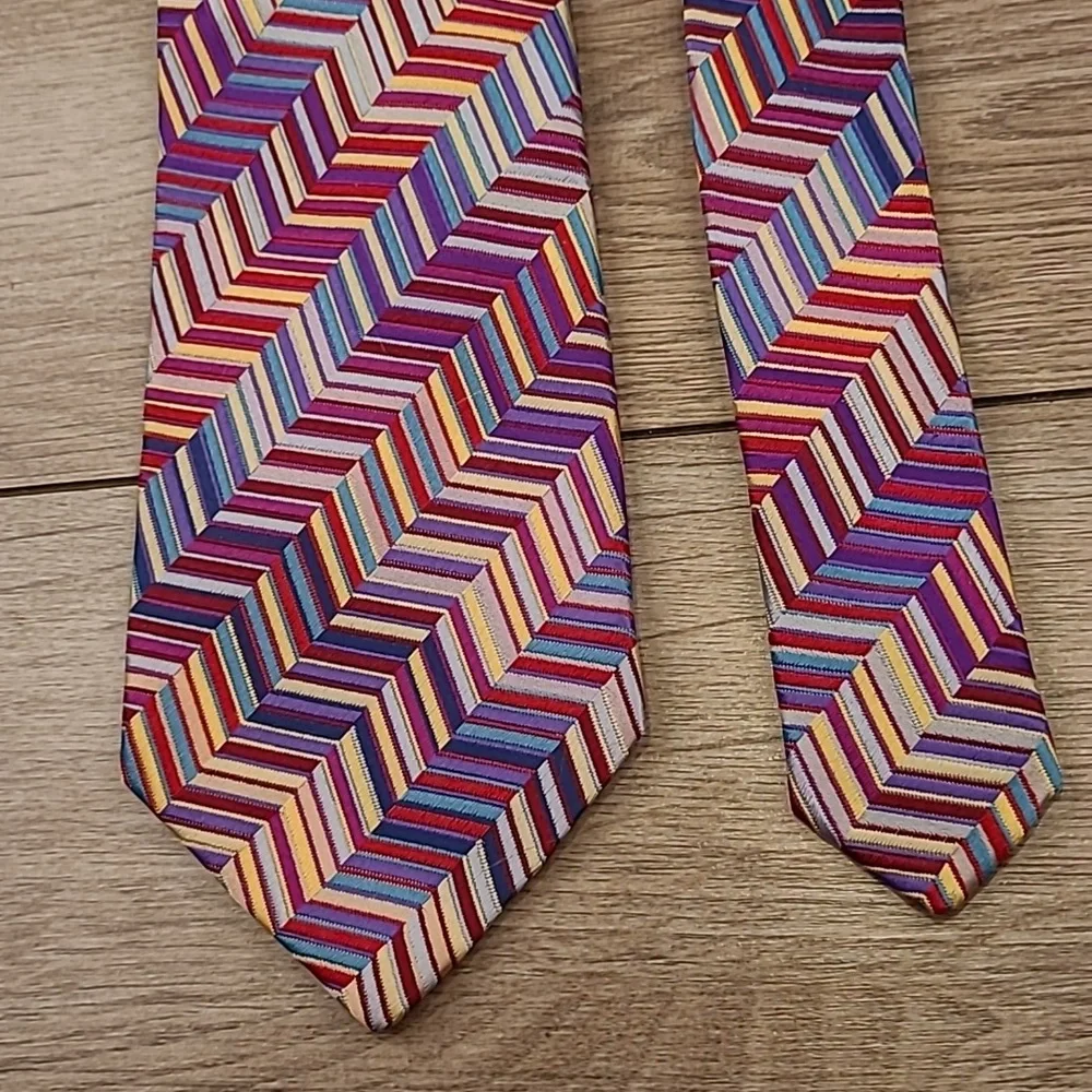DUCHAMP London Metallic Multicolor Zig Zag Striped Pattern Silk Tie RARE NEW‎